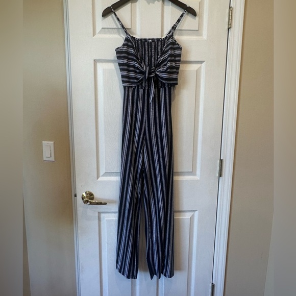 No Boundaries Navy Striped Cutout Tie-Front Jumpsuit Size Small (3–5) - Picture 2 of 7
